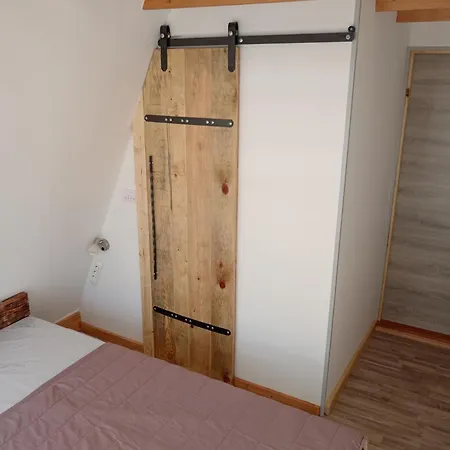 度假居 Kuca Za Odmor Lola 伊万尼察